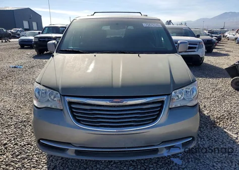 2016 Chrysler Town & Country Touring из США, поврежденный, VIN 2C4RC1BGXGR245113